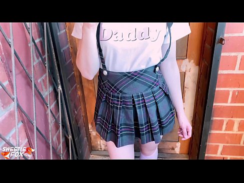 ❤️ Schoolgirl Mengisap penisnya dalam-dalam dan meniduri alih-alih kelas. Video porno di id.shufflesex-com.ru