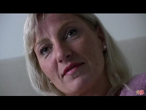 ❤️ Ibu kita semua kacau ... Lady, berperilaku sendiri! Video porno di id.shufflesex-com.ru